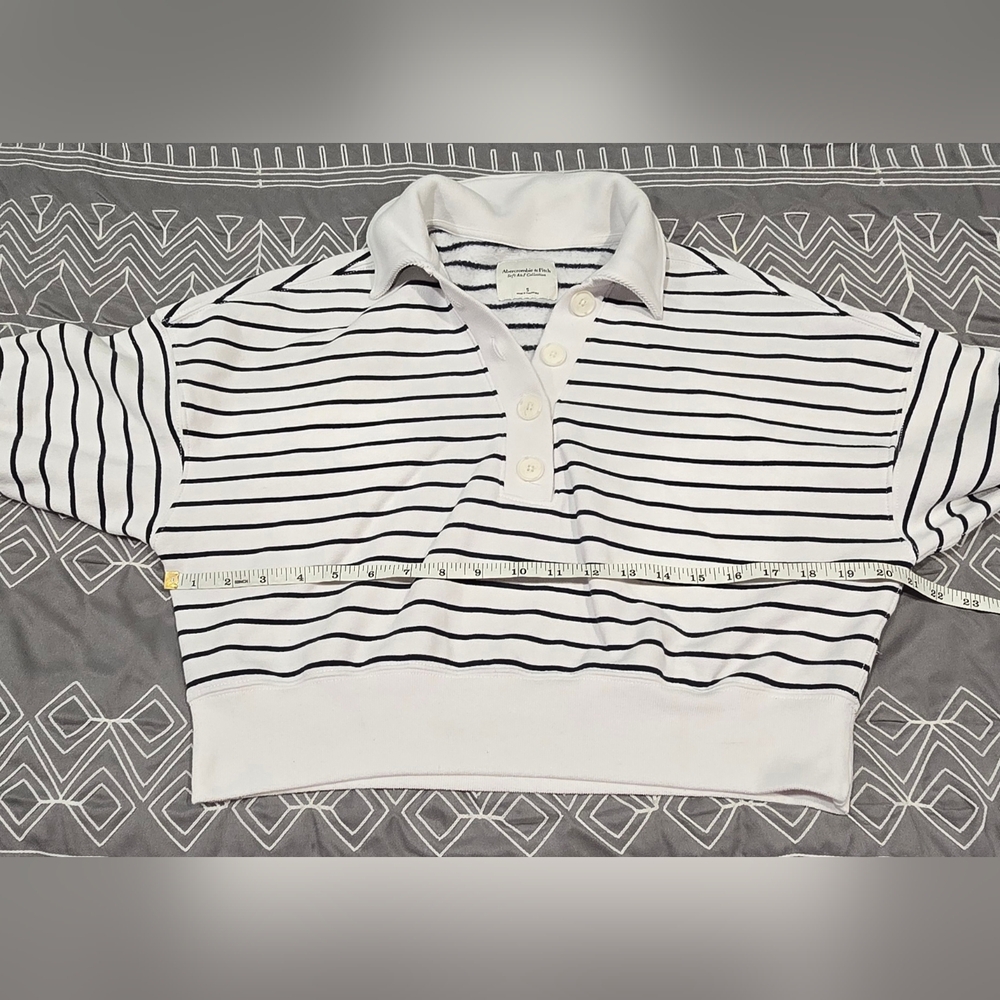 Abercrombie Soft A&F Collection Cropped Striped Sweatshirt Size Small - Picture 4 of 5